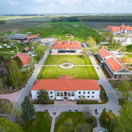 Hungarikum Hotel Lakitelek المظهر الخارجي الصورة