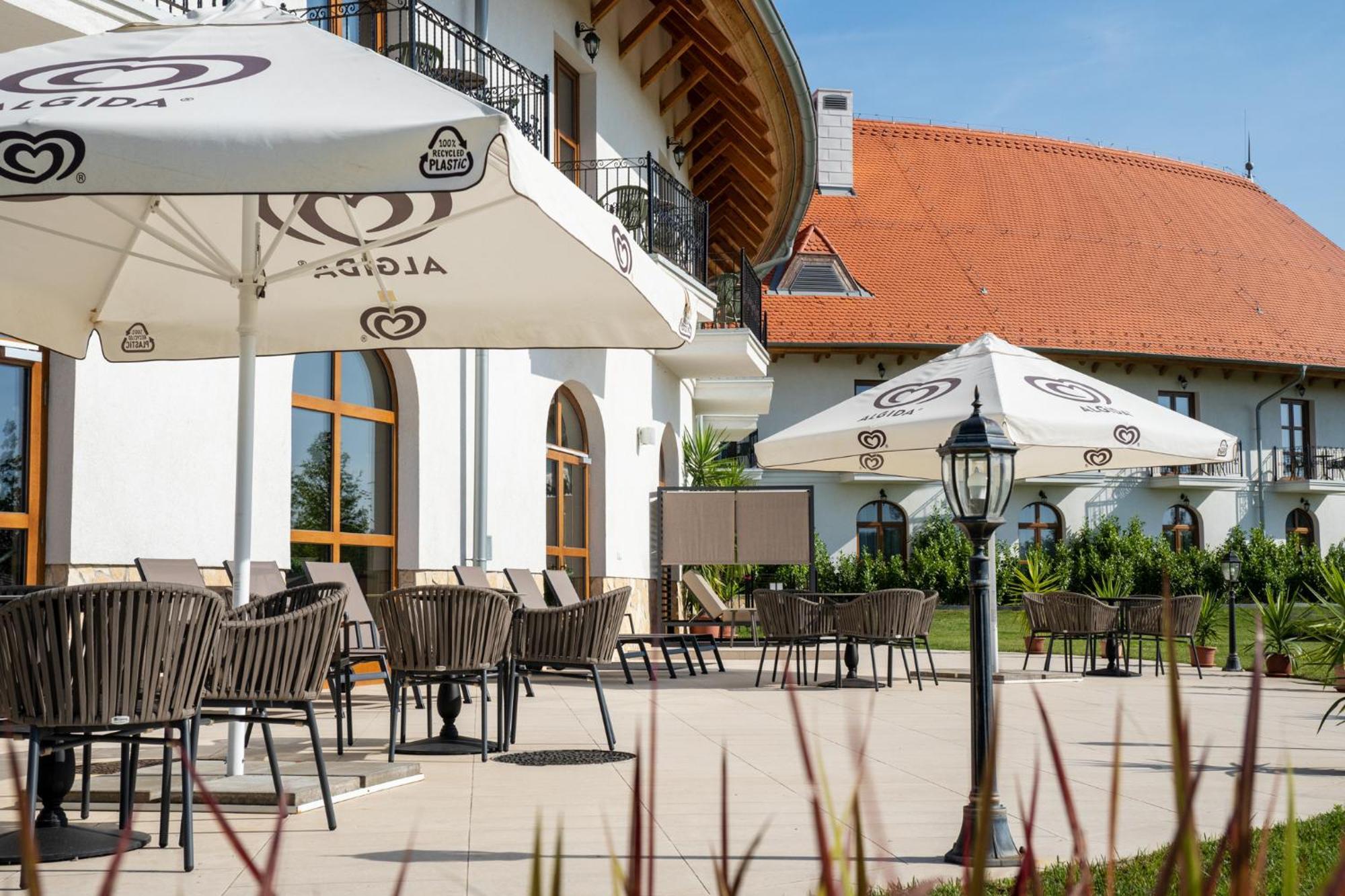 Hungarikum Hotel Lakitelek المظهر الخارجي الصورة