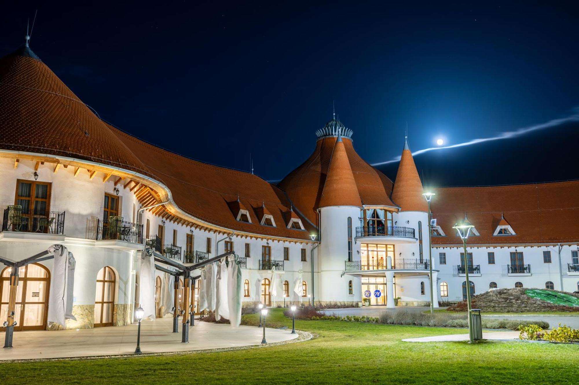 Hungarikum Hotel Lakitelek المظهر الخارجي الصورة